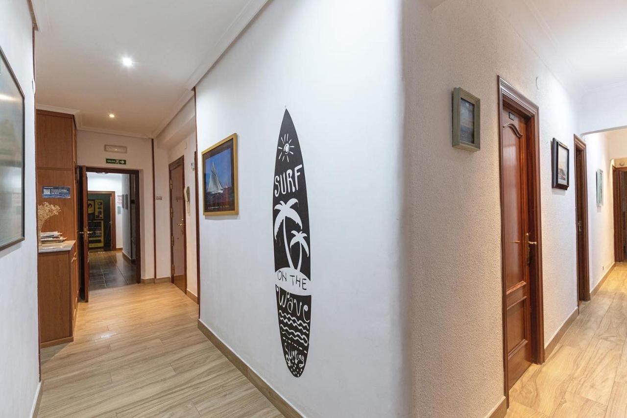Pension Angelines, Sneuu Hostel Сантандер Екстериор снимка