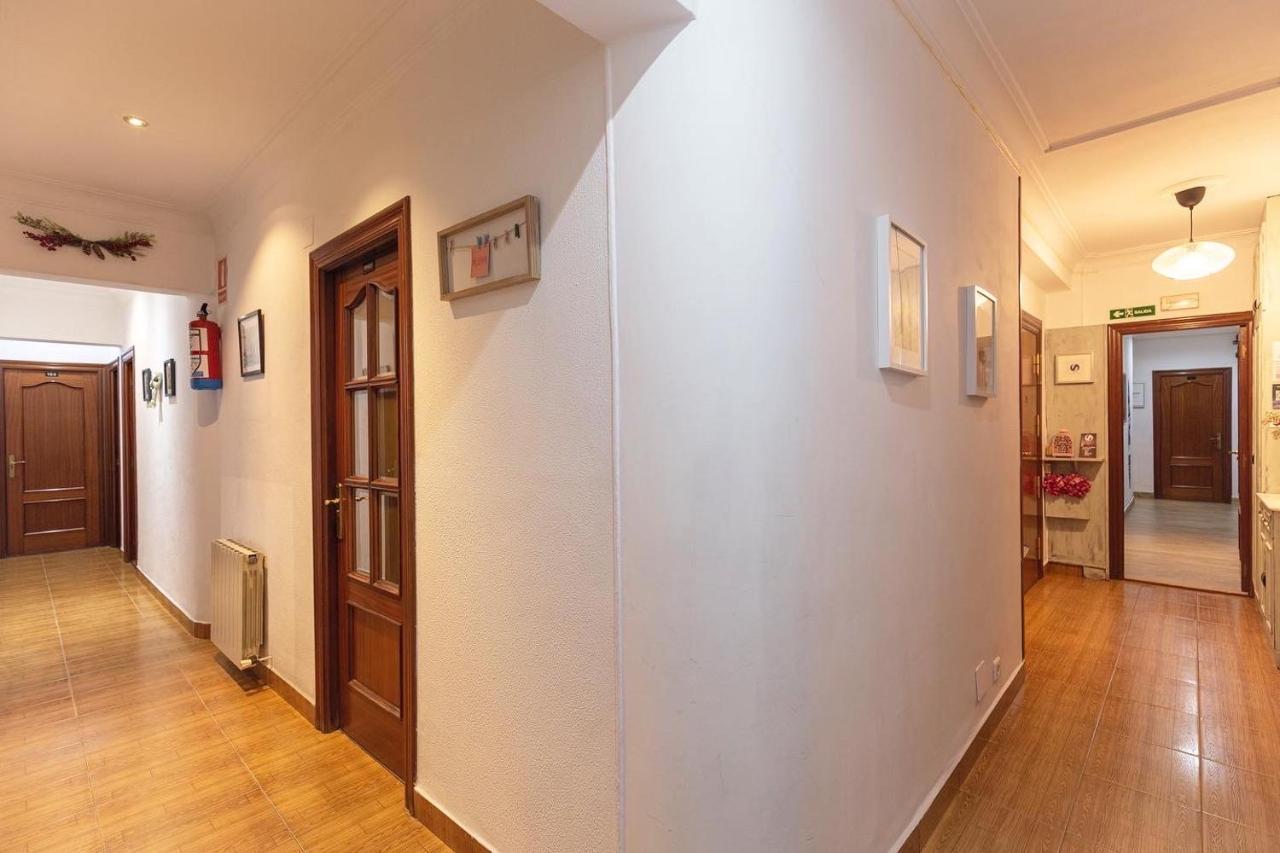 Pension Angelines, Sneuu Hostel Сантандер Екстериор снимка