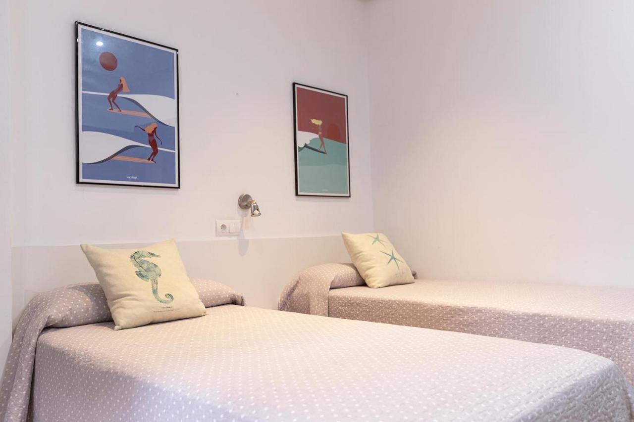 Pension Angelines, Sneuu Hostel Сантандер Екстериор снимка