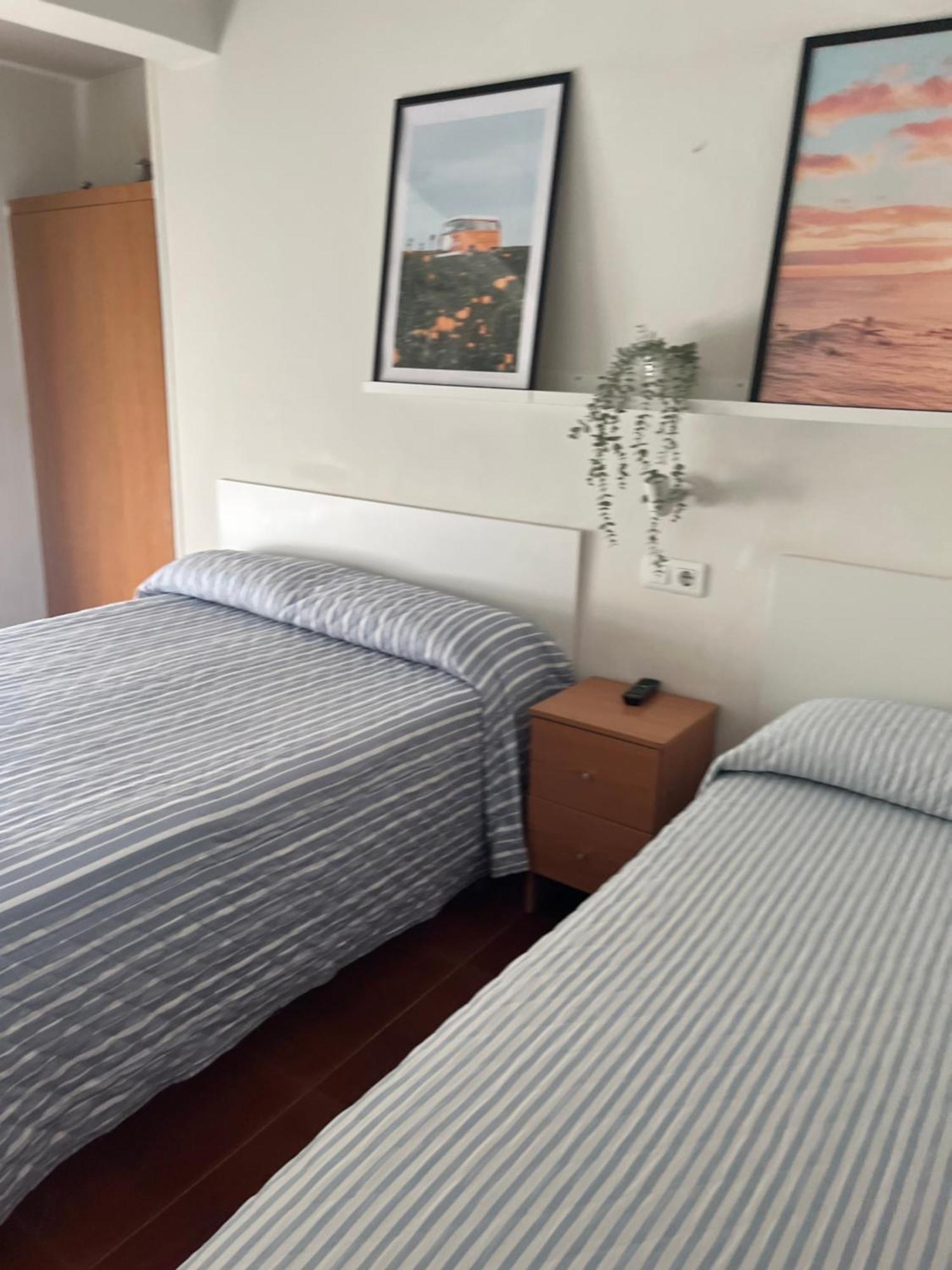 Pension Angelines, Sneuu Hostel Сантандер Екстериор снимка