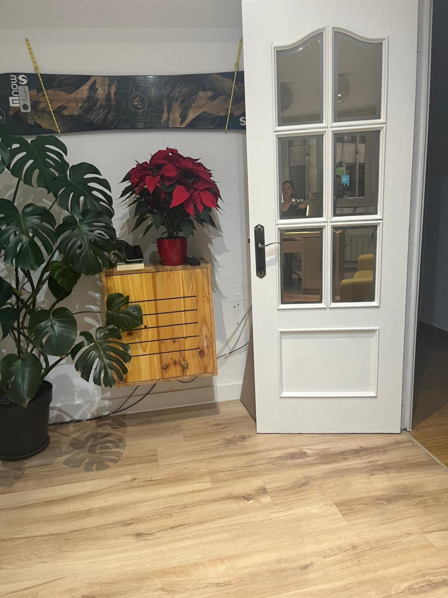 Pension Angelines, Sneuu Hostel Сантандер Екстериор снимка